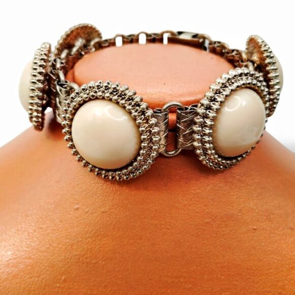 Bold Deadstock 8” Gold Tone Crown Bubble Cabochons Statement Bracelet JW1547 - Picture 3 of 4